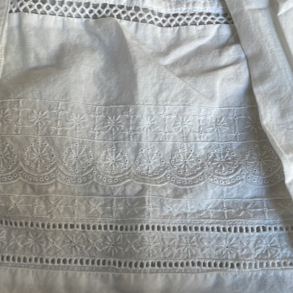 Gap white button down top - Picture 2 of 2